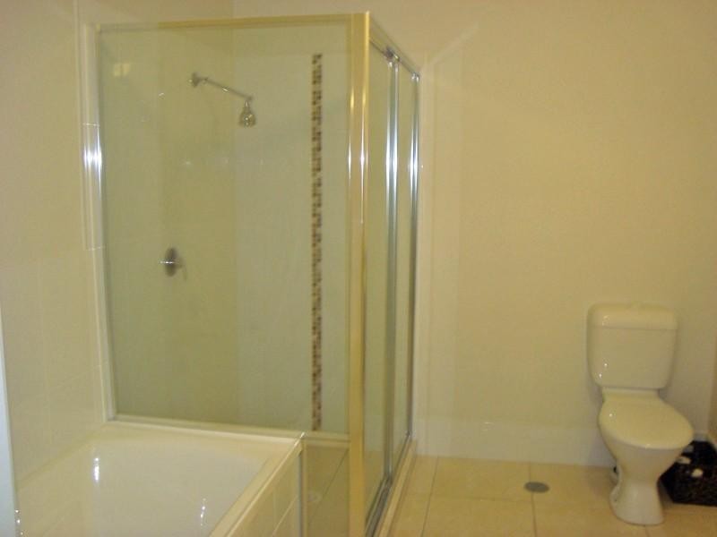 84 Hawkesbury Avenue, Pacific Pines QLD 4211