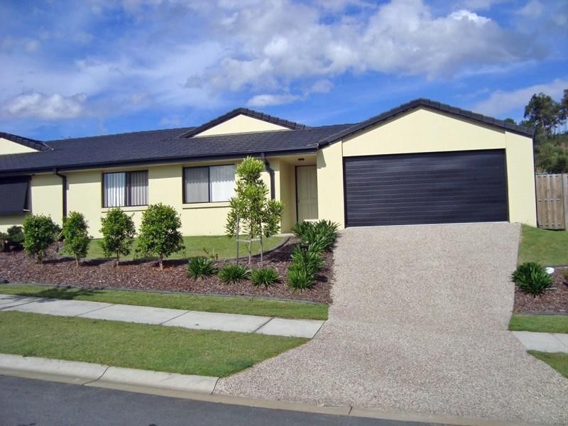 84 Hawkesbury Avenue, Pacific Pines QLD 4211