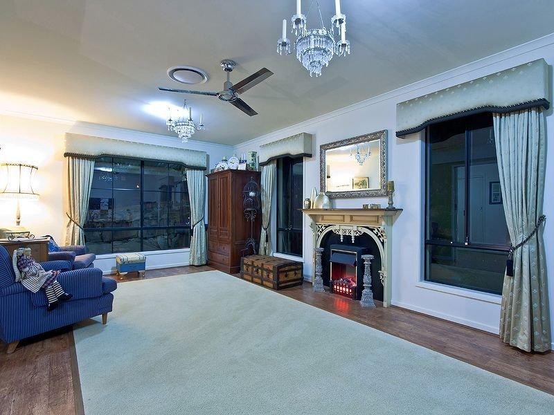 17 Observatory Drive, Reedy Creek QLD 4227
