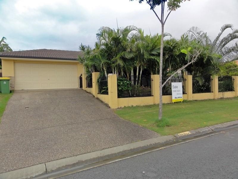 4 Catchlove Street, Pacific Pines QLD 4211