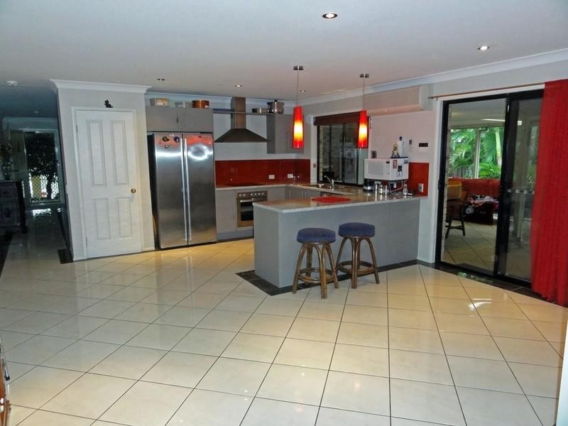 4 Catchlove Street, Pacific Pines QLD 4211