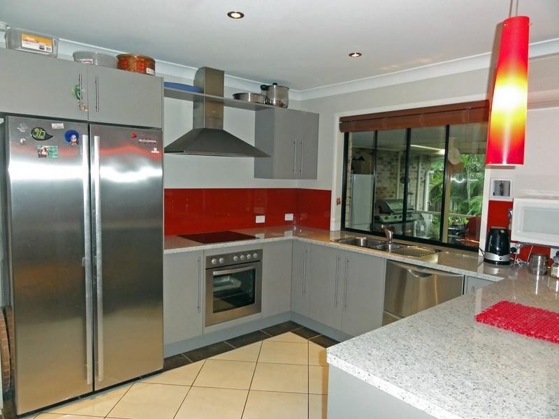 4 Catchlove Street, Pacific Pines QLD 4211