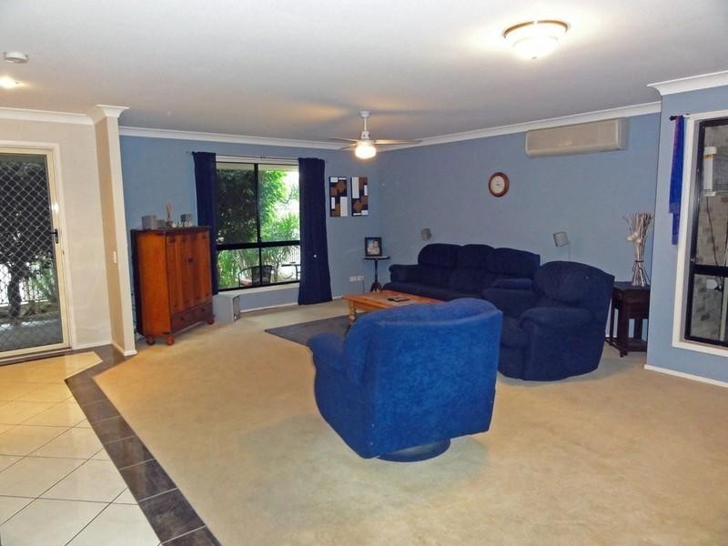 4 Catchlove Street, Pacific Pines QLD 4211