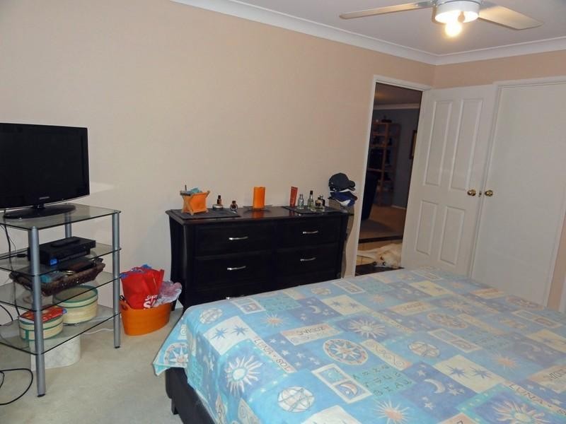 4 Catchlove Street, Pacific Pines QLD 4211