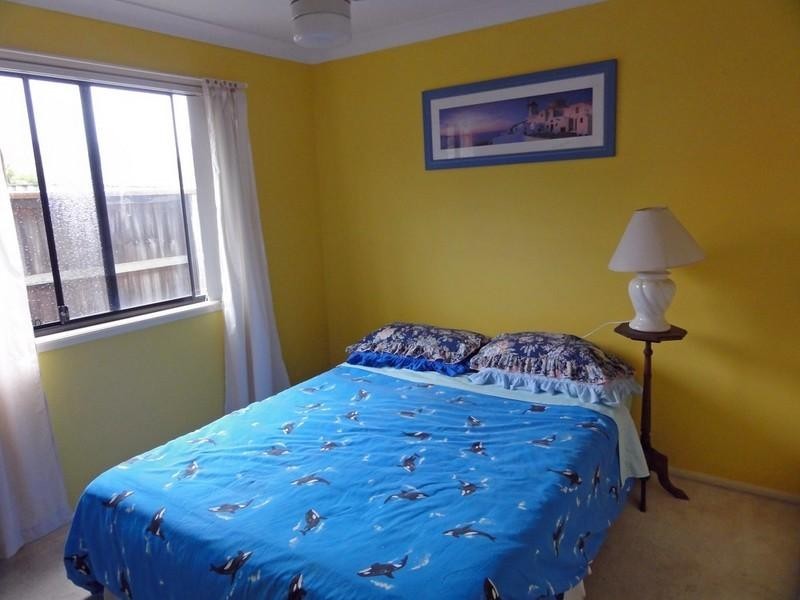 4 Catchlove Street, Pacific Pines QLD 4211