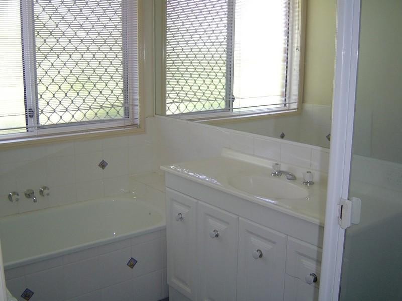 19 Nandi Terrace, Pacific Pines QLD 4211