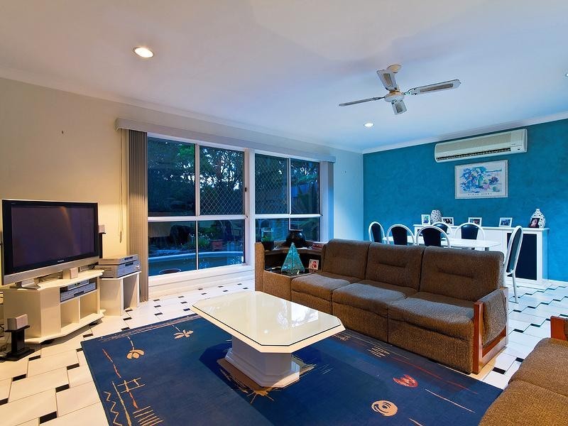 48 Watford Crescent, Molendinar QLD 4214