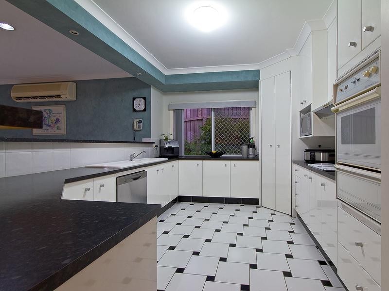 48 Watford Crescent, Molendinar QLD 4214