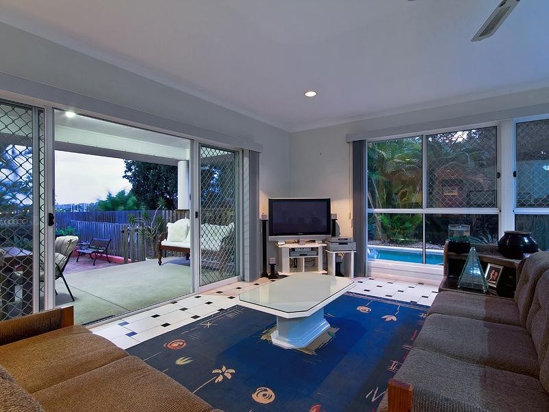 48 Watford Crescent, Molendinar QLD 4214