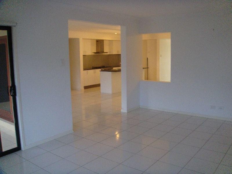 16 Scenic Court, Coomera QLD 4209