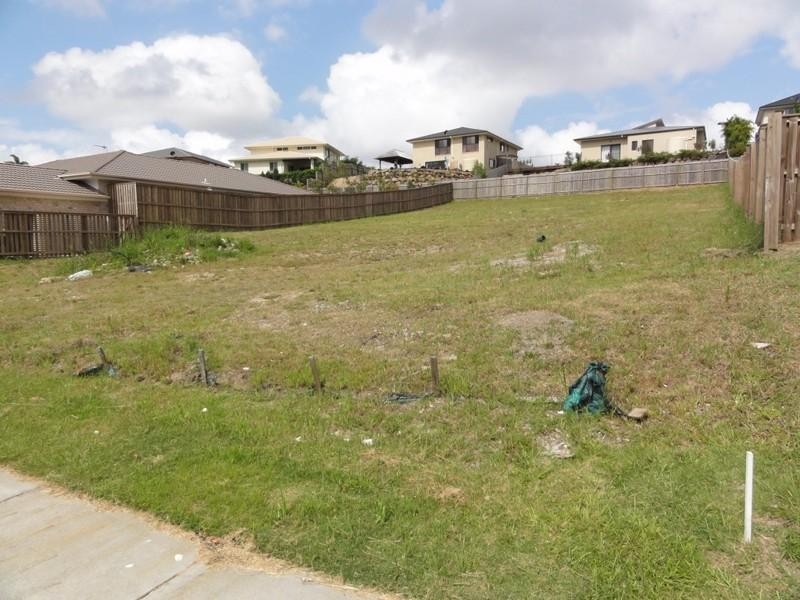 52 Hawkesbury Avenue, Pacific Pines QLD 4211