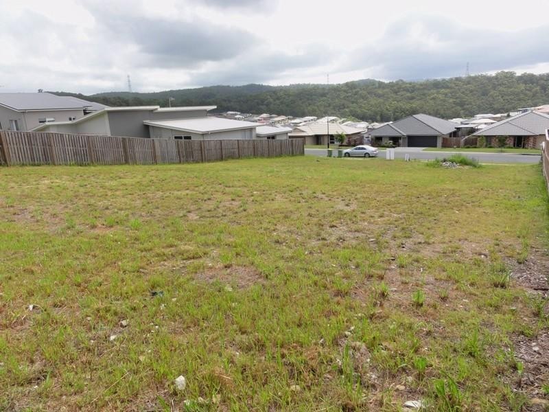 52 Hawkesbury Avenue, Pacific Pines QLD 4211