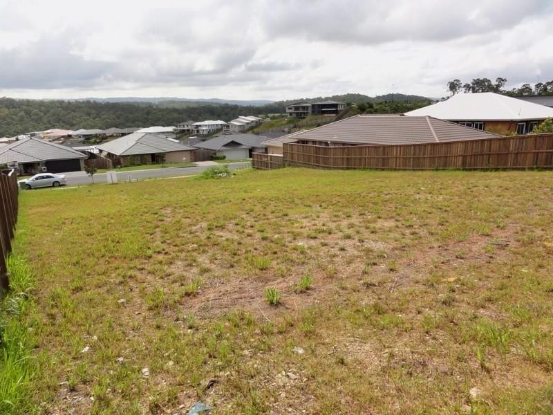 52 Hawkesbury Avenue, Pacific Pines QLD 4211