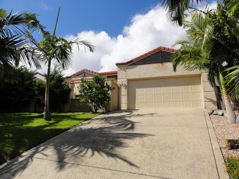 8 Carmarthen Circuit, Pacific Pines QLD 4211