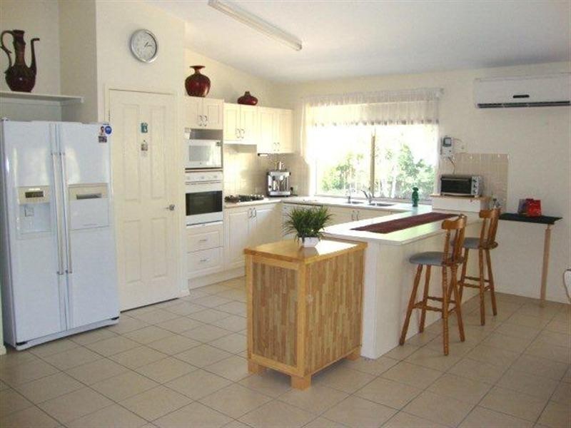 8 Carmarthen Circuit, Pacific Pines QLD 4211
