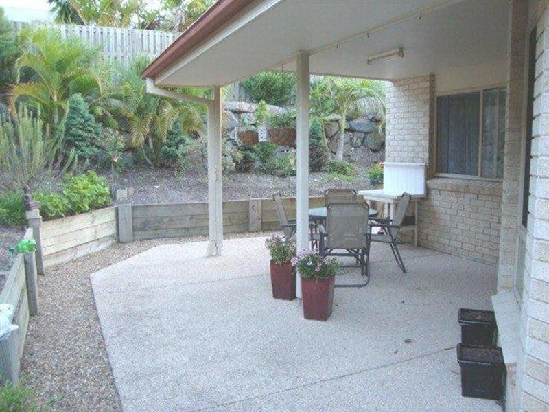 8 Carmarthen Circuit, Pacific Pines QLD 4211