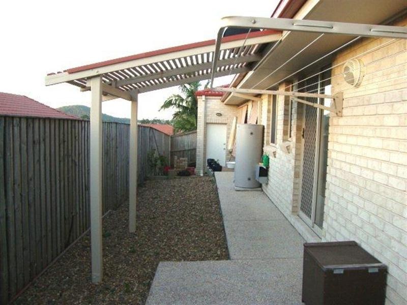8 Carmarthen Circuit, Pacific Pines QLD 4211