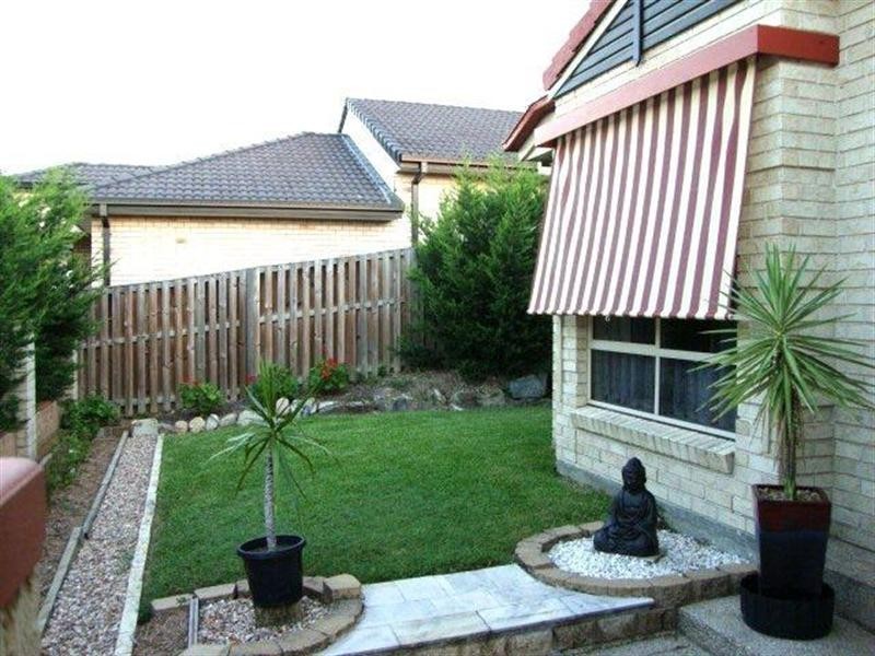 8 Carmarthen Circuit, Pacific Pines QLD 4211