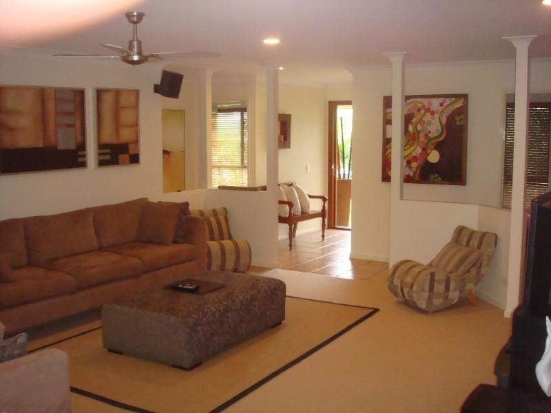 2 Emira Place, Pacific Pines QLD 4211