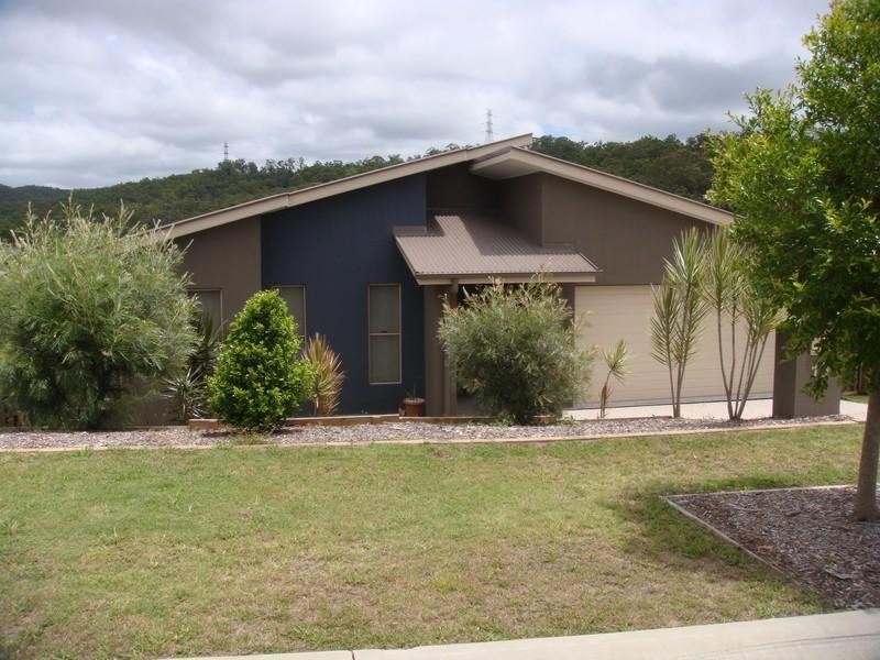 10 Chesterton Street, Pacific Pines QLD 4211