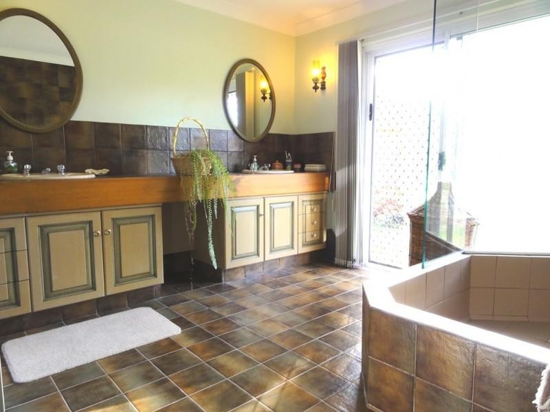 7 Connemara Road, Gaven QLD 4211