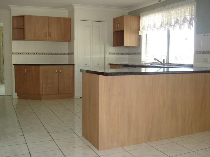 8 Moorea Court, Pacific Pines QLD 4211