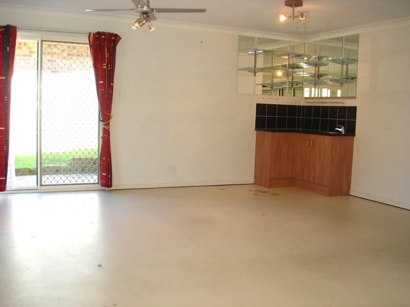 8 Moorea Court, Pacific Pines QLD 4211