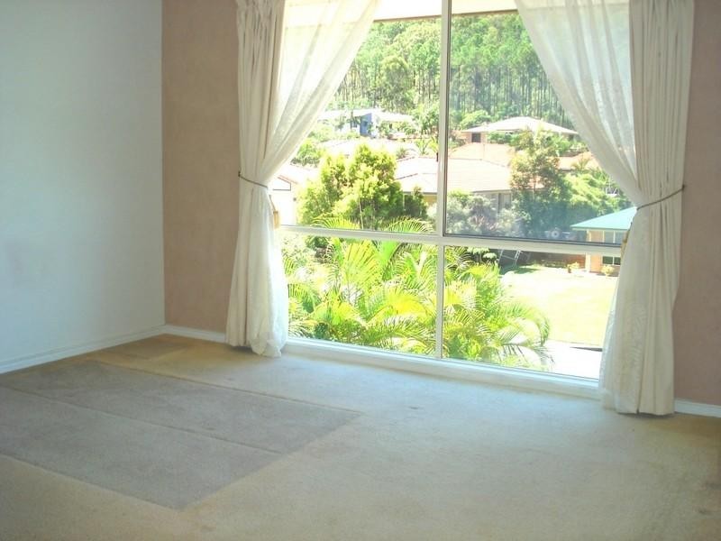 8 Moorea Court, Pacific Pines QLD 4211