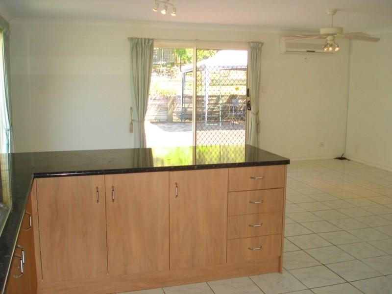 8 Moorea Court, Pacific Pines QLD 4211