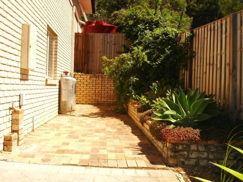 8 Moorea Court, Pacific Pines QLD 4211