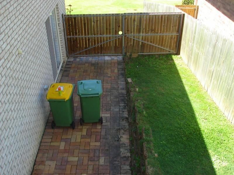 8 Moorea Court, Pacific Pines QLD 4211