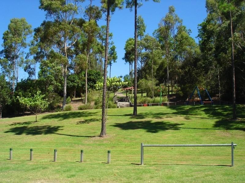 8 Moorea Court, Pacific Pines QLD 4211