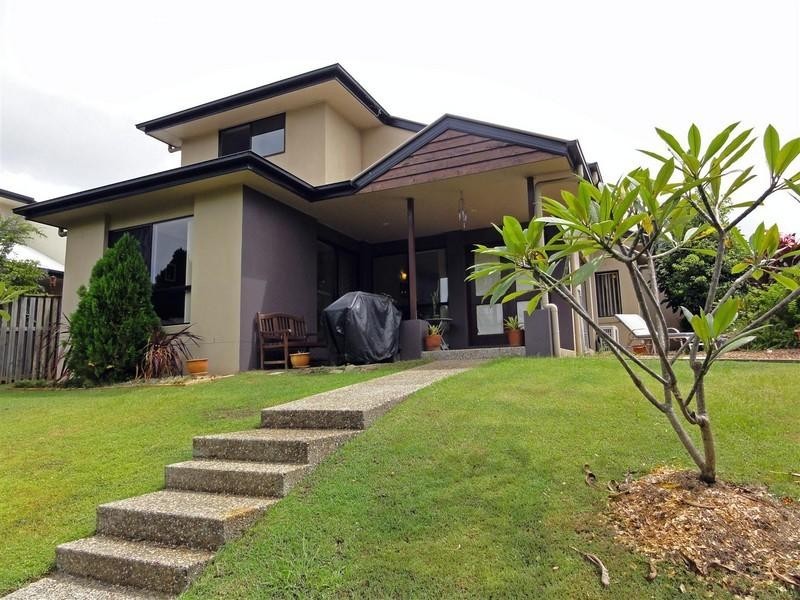 9 Coonowrin Street, Pacific Pines QLD 4211