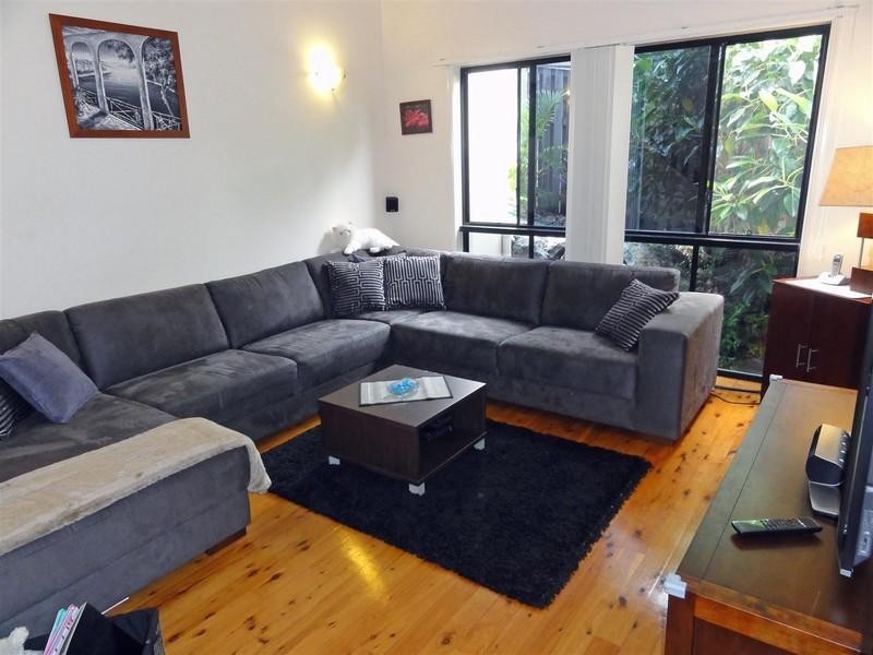 9 Coonowrin Street, Pacific Pines QLD 4211