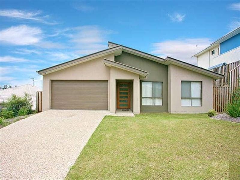 17 Chesterton Street, Pacific Pines QLD 4211