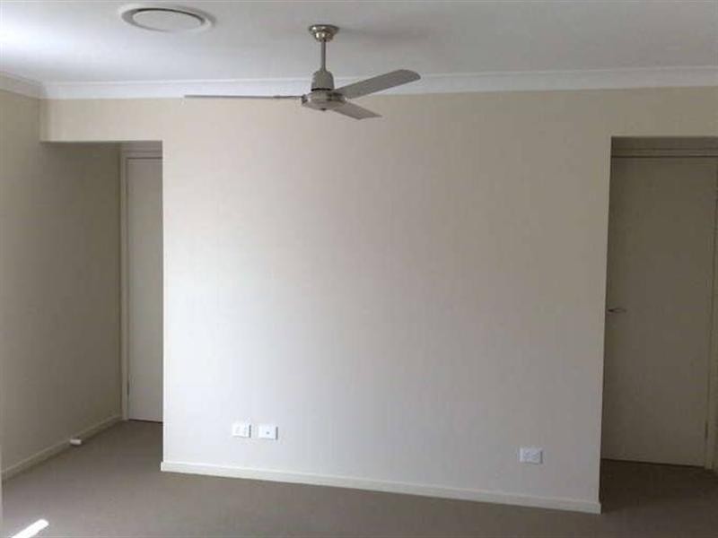 17 Chesterton Street, Pacific Pines QLD 4211