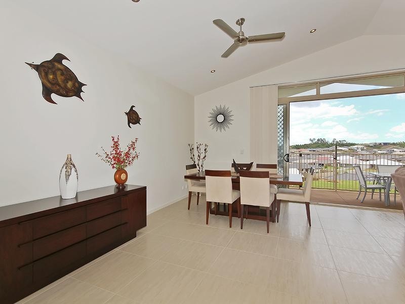 44 Aldgate Crescent, Pacific Pines QLD 4211