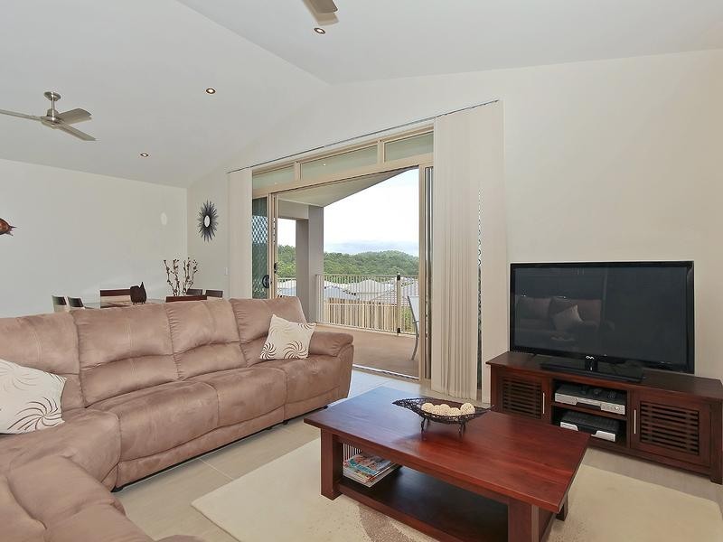 44 Aldgate Crescent, Pacific Pines QLD 4211