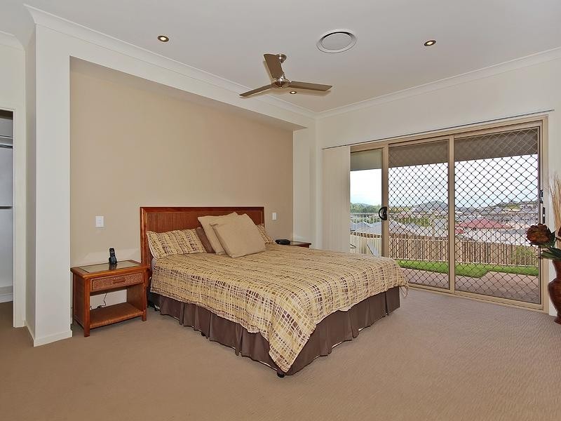 44 Aldgate Crescent, Pacific Pines QLD 4211