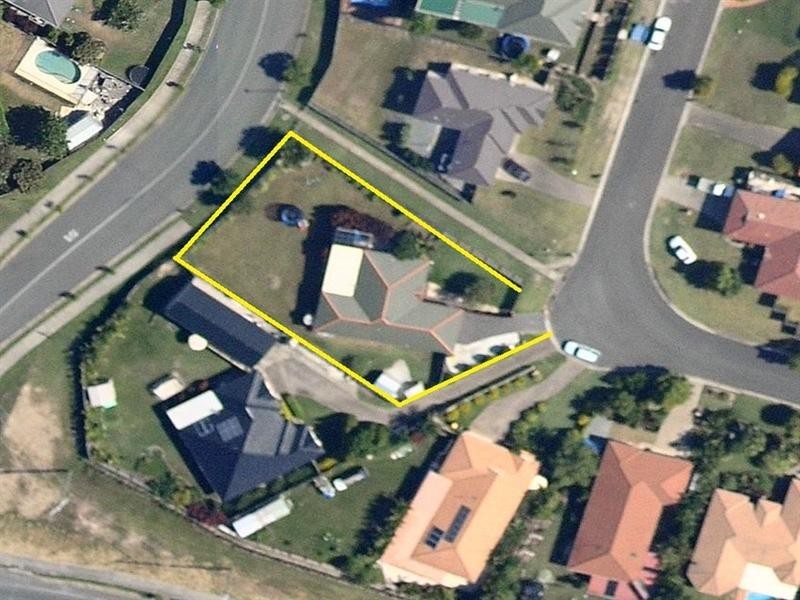 15 Maui Crescent, Oxenford QLD 4210