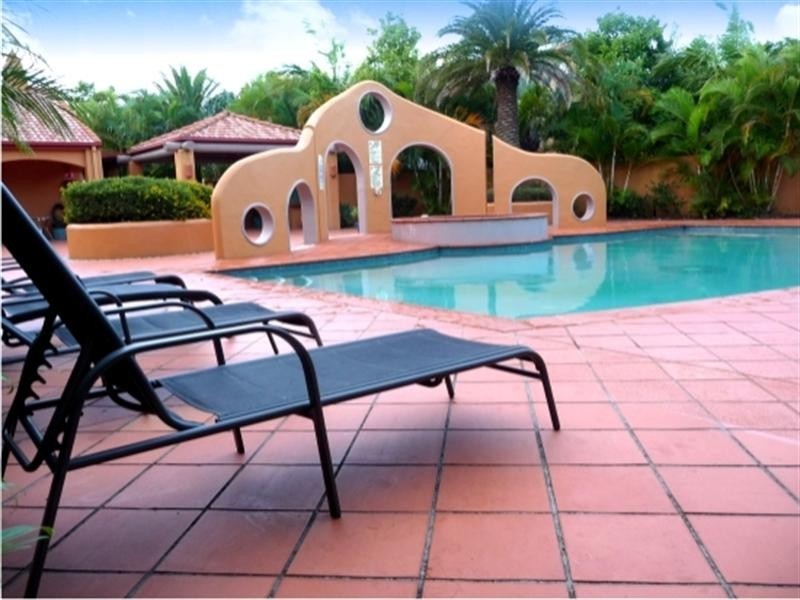 8 Woody Views Way, Robina QLD 4226