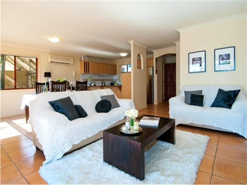 8 Woody Views Way, Robina QLD 4226