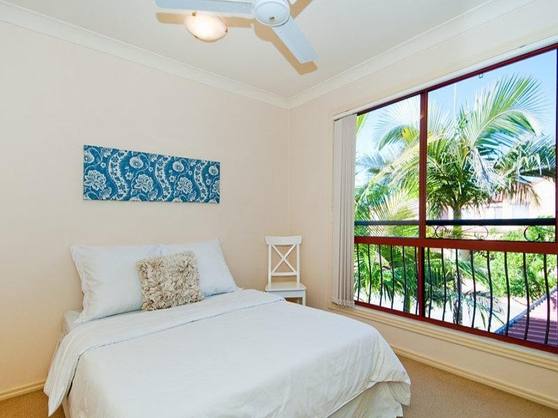 8 Woody Views Way, Robina QLD 4226