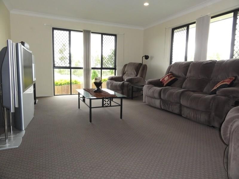 3 Allardyce Crescent, Pacific Pines QLD 4211