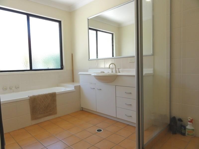 3 Allardyce Crescent, Pacific Pines QLD 4211