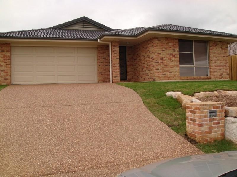 21 Hadrian Crescent, Pacific Pines QLD 4211