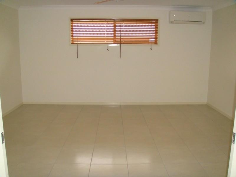 21 Hadrian Crescent, Pacific Pines QLD 4211