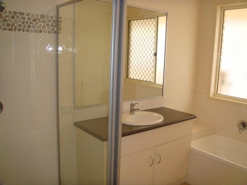 10 Stromlo Court, Pacific Pines QLD 4211