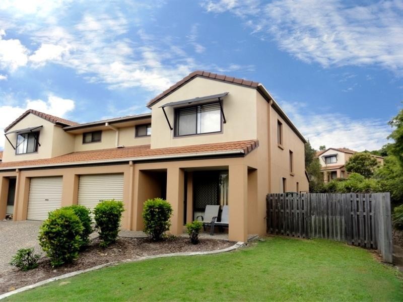 13 Hervey Street, Pacific Pines QLD 4211