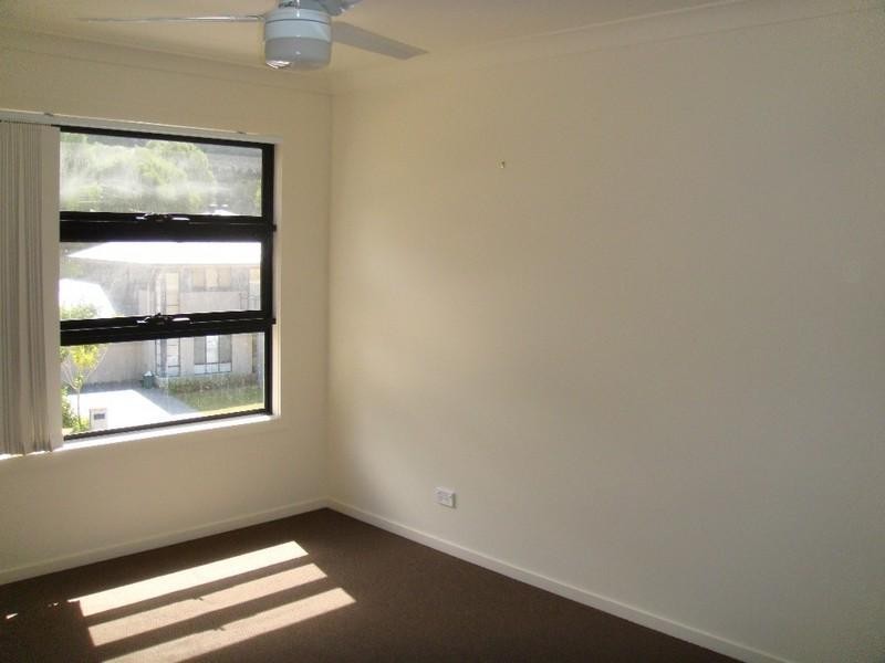 8 Gellert Close, Maudsland QLD 4210